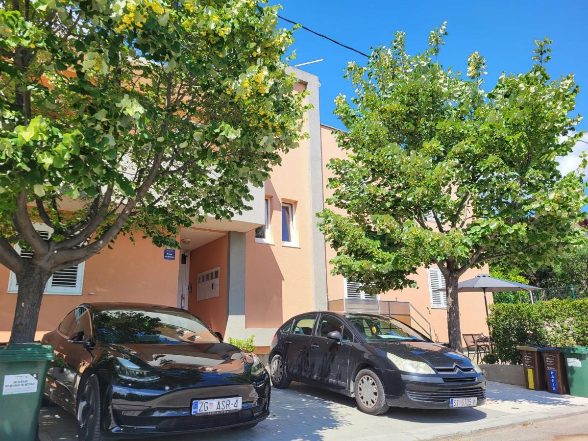 Apartment Gamma With Hydromassage Mini Pool Near Split Zrnovnica ภายนอก รูปภาพ