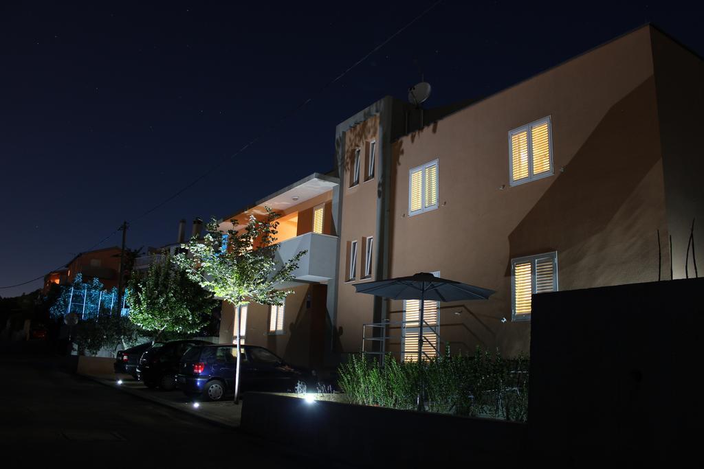 Apartment Gamma With Hydromassage Mini Pool Near Split Zrnovnica ภายนอก รูปภาพ